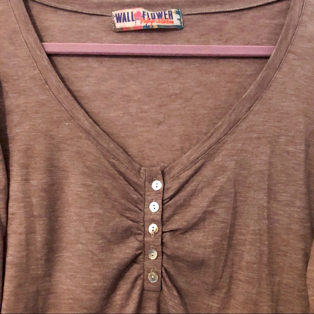 Buttoned Long Sleeve - Picture 2 of 3